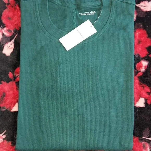 Abercrombie and Fitch Thermall long sleeve Tee size XL NWT - Picture 3 of 11